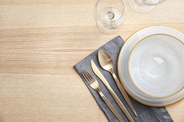 Zarif sofra ve ahşap arka plan, üstten görünüm üzerinde metin için yer