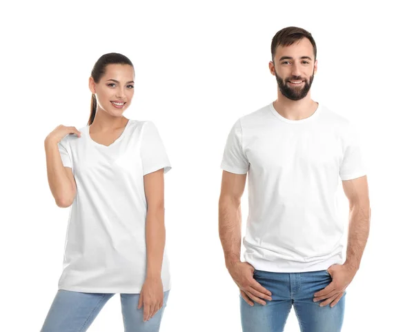 Vista Frontal Mujer Joven Hombre Camisetas Blanco Sobre Fondo Blanco — Foto de Stock