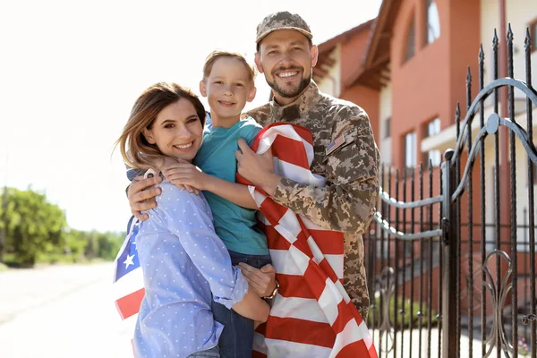 Αμερικανός Στρατιώτης Την Οικογένεια Εξωτερικούς Χώρους Στρατιωτική Θητεία — Φωτογραφία Αρχείου