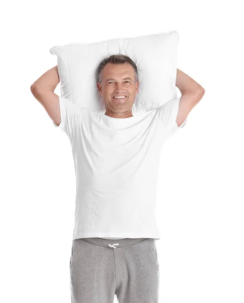 Homem Segurando Travesseiro Macio Fundo Branco — Fotografia de Stock