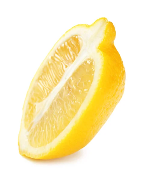 Beyaz Arka Plan Üzerinde Olgunlaşmış Limon Yarısı — Stok fotoğraf
