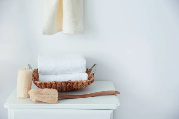 在室内清洁毛巾和海绵 — 图库照片