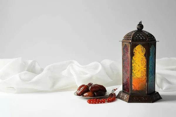 Lampe Musulmane Dates Misbaha Sur Fond Clair Fanous Comme Symbole — Photo