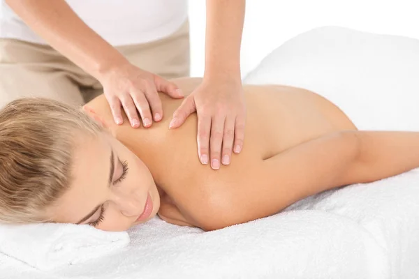 Relaxed Woman Receiving Shoulders Massage Wellness Center — Stock Photo, Image