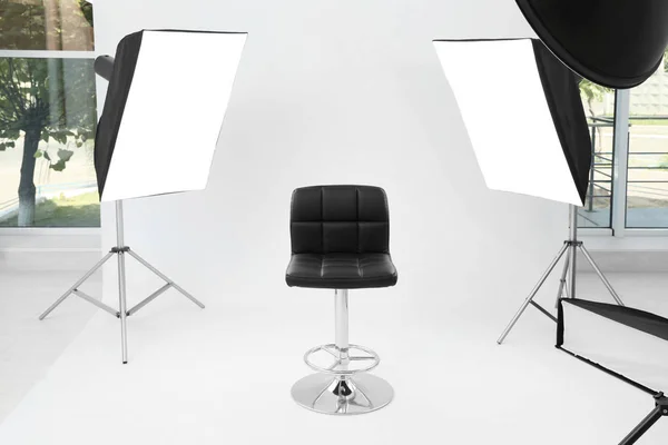 Modern Photo Studio Sandalye Profesyonel Ekipmanları — Stok fotoğraf