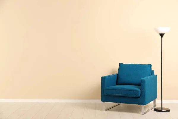 Nappali Elegáns Belső Kényelmes Fotel Hely Szöveg — Stock Fotó