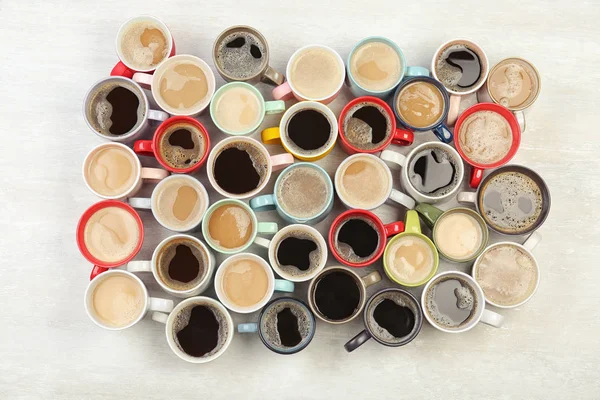 Flache Liegekomposition Mit Tassen Kaffee Auf Hellem Hintergrund Lebensmittelfotografie — Stockfoto