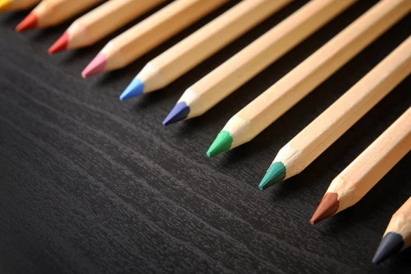 Lápices Diferentes Colores Sobre Fondo Madera Papelería Escolar — Foto de Stock