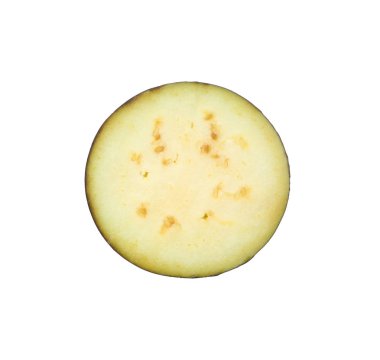 Beyaz arka plan üzerinde olgun patlıcan dilim