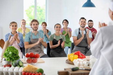 Yemek kursları, insan ve kadın şef Grup