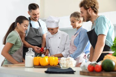 Yemek kursları, insan ve kadın şef Grup