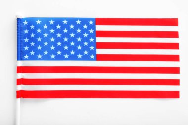 Amerikan bayrağı beyaz arka planda, üstten görünüm