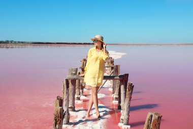 Profesyonel fotoğrafçı alarak fotoğraf pembe göl güneşli