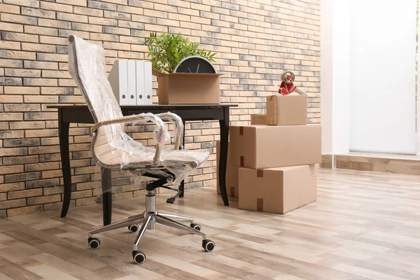 Muebles Cajas Móviles Oficina Vacía — Foto de Stock