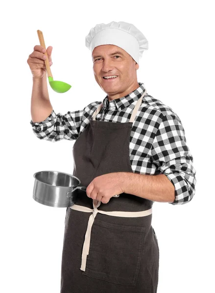 Ältere Männliche Koch Halten Schöpfkelle Und Topf Auf Weißem Hintergrund — Stockfoto
