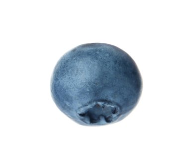 Bütün taze lezzetli blueberry beyaz arka plan üzerinde