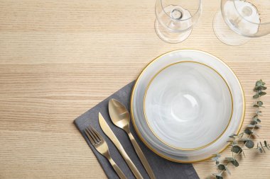 Zarif sofra ve ahşap arka plan, üstten görünüm üzerinde metin için yer