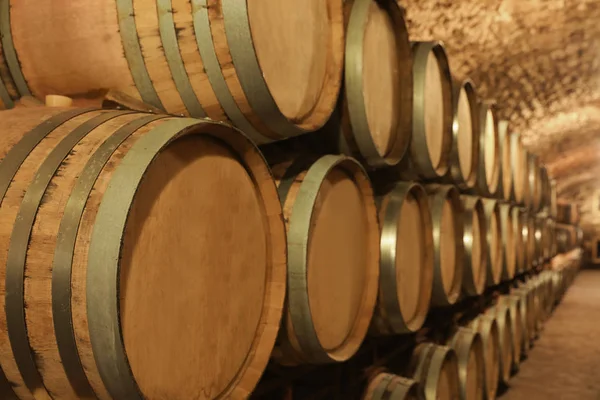 Große Holzfässer Weinkeller Nahaufnahme — Stockfoto