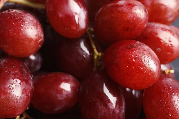 Ramo Uvas Jugosas Rojas Frescas Maduras Como Fondo Vista Cerca — Foto de Stock