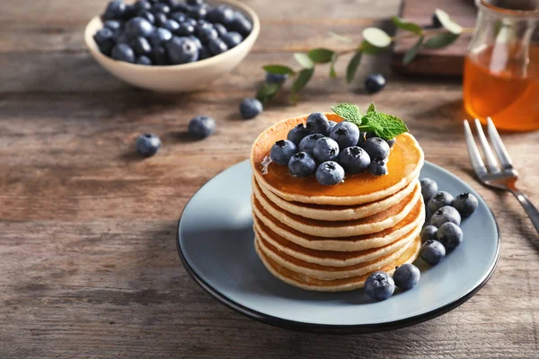 Plate Pancakes Berries Wooden Table — Stock Photo, Image