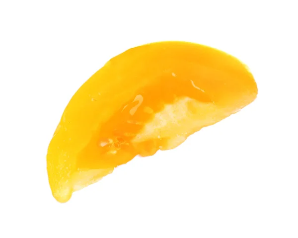白い背景の上の黄色のトマトのスライス — ストック写真