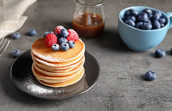 Tasty Pancakes Berries Sugar Powder Plate — Stock Photo, Image