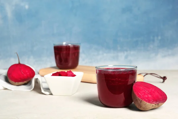 Glass Tasty Beet Smoothie Table — Stock Photo, Image