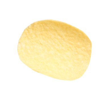 Beyaz zemin üzerine lezzetli çıtır patates cipsi