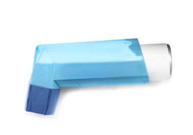 Astım inhaler beyaz arka planda, üstten görünüm. Tıbbi tedavi