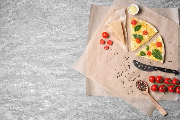 Composición Plana Con Rebanadas Sabrosa Pizza Casera Espacio Para Texto — Foto de Stock