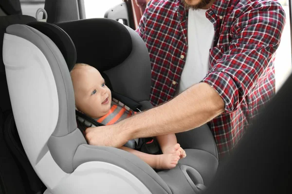 Veiligheid Kinderzitje Binnenkant Auto Baby Vader Bevestigingsschroeven — Stockfoto