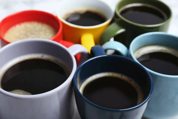 Viele Tassen Mit Leckerem Aromatischen Kaffee Nahaufnahme — Stockfoto