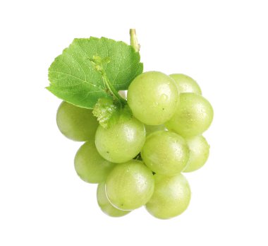 Taze sulu üzümler beyazda izole edilmiş.