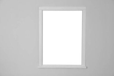 Beyaz duvar ile modern pencere kapalı. İç unsuru