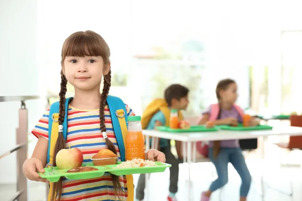 Plateau Tenue Fille Avec Nourriture Saine Cantine Scolaire — Photo