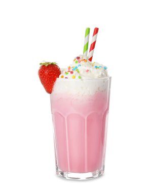 Beyaz zemin üzerine lezzetli milkshake bardak