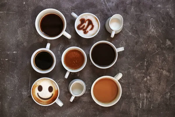 Tasse Köstlichen Heißen Kaffee Mit Schaum Und Lächeln Unter Anderem — Stockfoto