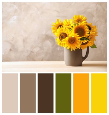 Bej renkli bir arka plana dayanır metin için yer ile sürahi içinde güzel sarı ayçiçeği. İç ya da moda tasarım ve sanat için doğal renk paleti