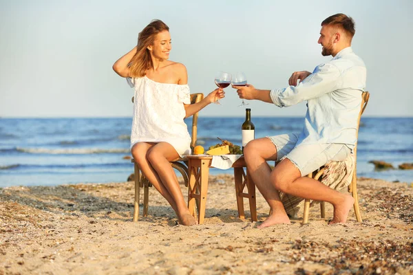 Jovem Casal Passar Tempo Juntos Praia — Fotografia de Stock