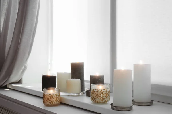 Burning Candles Window Sill Room — Stock Photo, Image