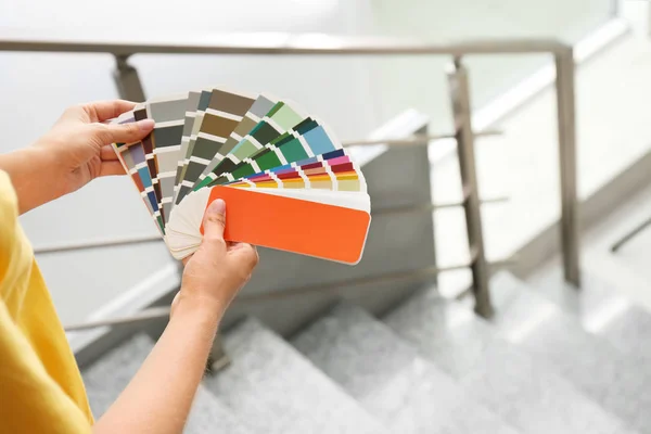 Female Interior Designer Color Palette Samples Indoors Closeup Space Text — Stock Photo, Image