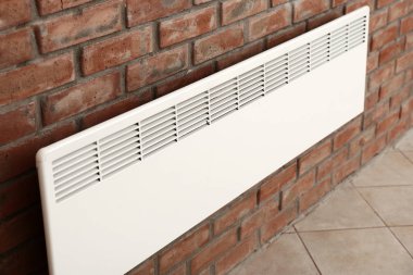 Modern Isıtma Konvektörü tuğla duvar kapalı