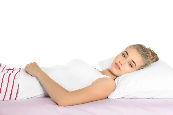 Piękna Kobieta Leżąc Komfortowych Poduszek Łóżku Białym Tle — Zdjęcie stockowe