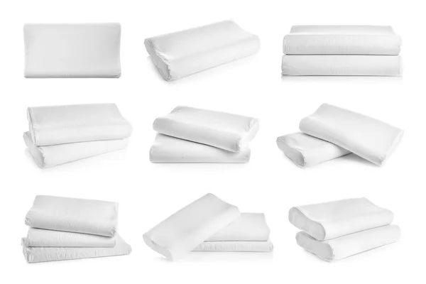 Conjunto Com Travesseiros Cama Fundo Branco — Fotografia de Stock