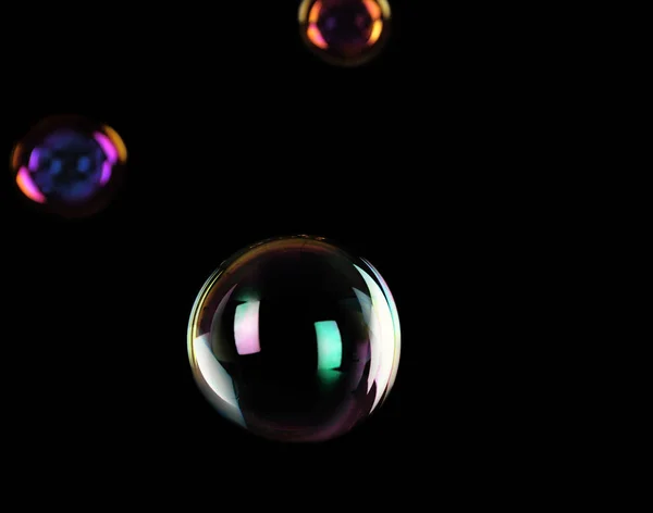 Красивые Полупрозрачные Мыльные Пузыри Тёмном Фоне Пространство Текста — стоковое фото