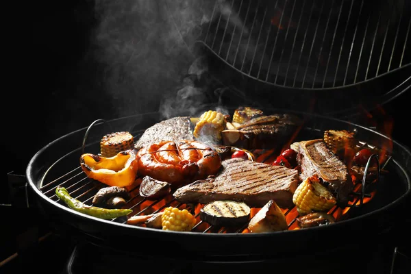 Diverse Heerlijke Vlees Groenten Barbecue Grill — Stockfoto