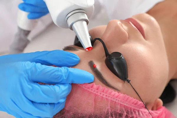Woman Undergoing Laser Tattoo Removal Procedure Salon Closeup — Stock Photo, Image