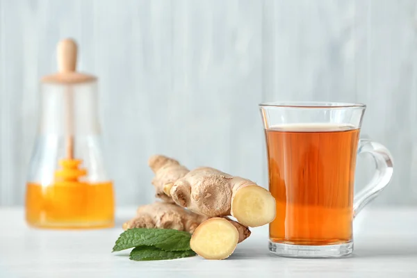 Kopje Thee Mint Gember Tafel Ruimte Voor Tekst — Stockfoto