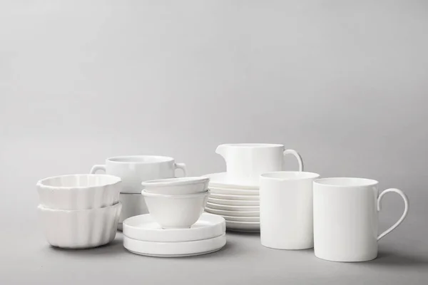 Набор Чистой Посуды Сером Фоне Мытье Посуды — стоковое фото