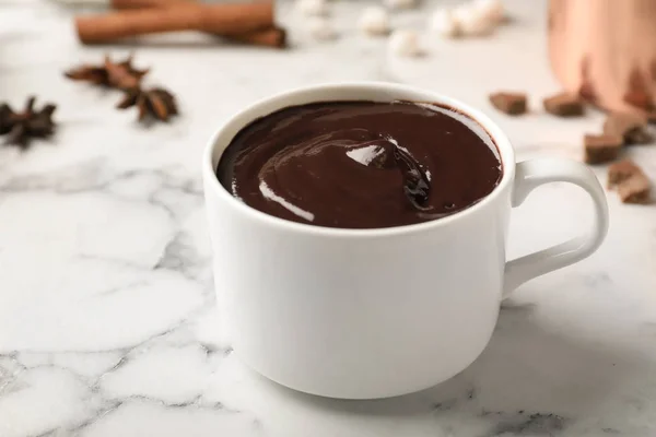 Csésze Finom Csokoládés Italt Márvány Tábla — Stock Fotó